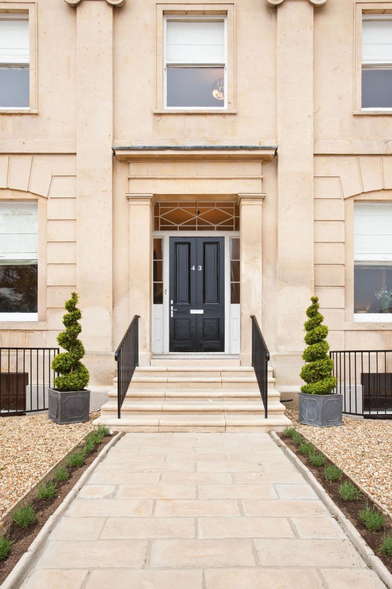 Portland Apartments Cheltenham Eksteriør billede